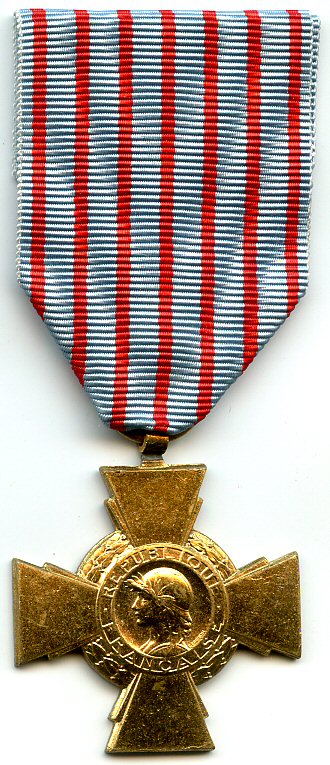 Croix du combattant — médaille officielle (illustration)